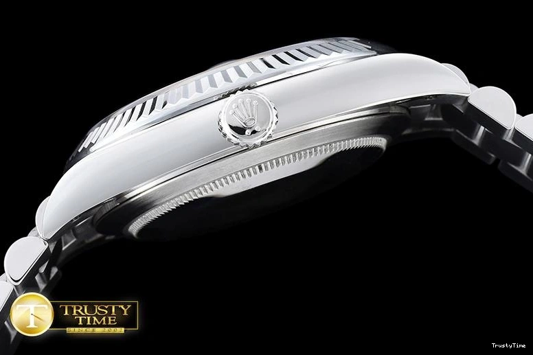 0228 RDD0206C – DayDate Trendsetting 670